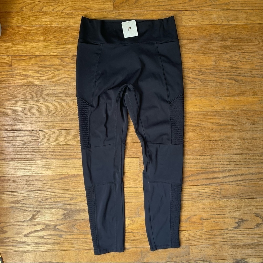 NEW Fabletics On the Go High Waisted Legging Black Moto Size Medium NWT